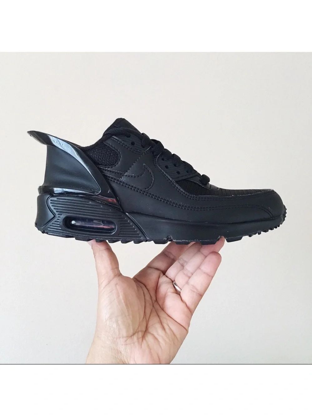 Nike Air Max 90 FlyEase Triple Black Sneakers 5Y / 6.5 Women